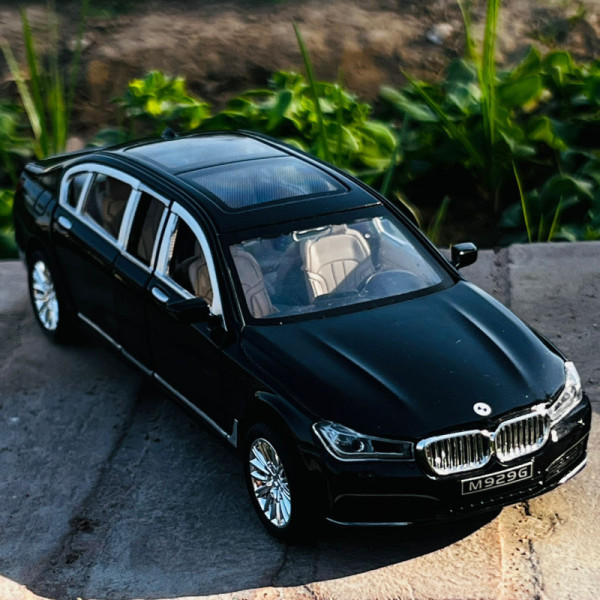 Metal Body Die-cast BMW 7 Series 760Li With Light And Sound