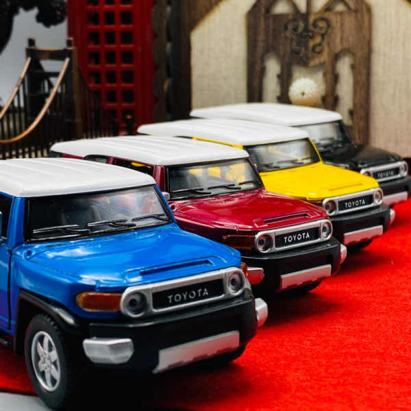 Kin-smart Toyota FJ Cruiser Die-cast Model - TZP1