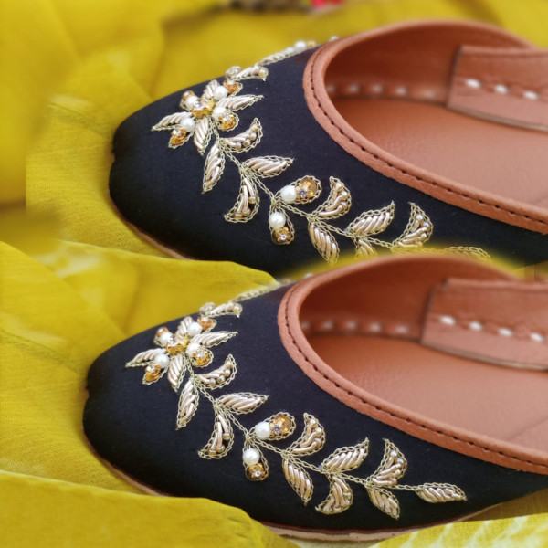 Hand Thread-Work Multani Shoes  