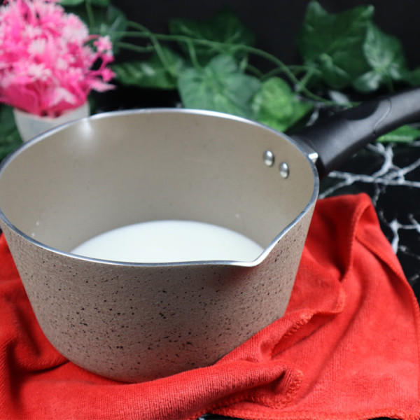 Marble Coated Milk Pan - Cream