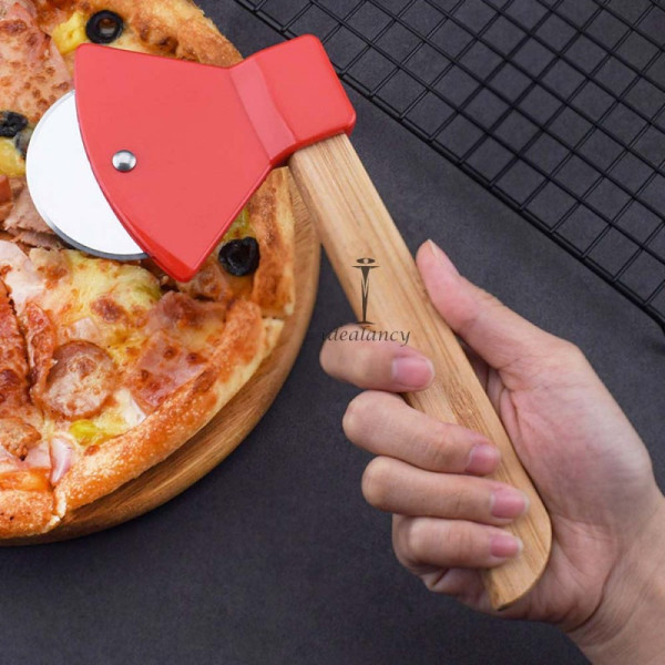 Bamboo Handle Pizza Rolling Cutter Steel