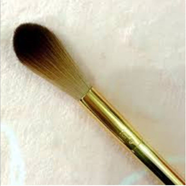 TARTE MAKEUP BRUSH 12